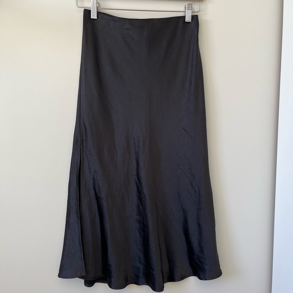 NWOT Black fit and flare satin skirt! - Picture 1 of 3